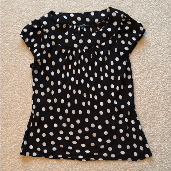 Anne Klein Tops - Chic Black and White Cap Sleeve Silk Blouse